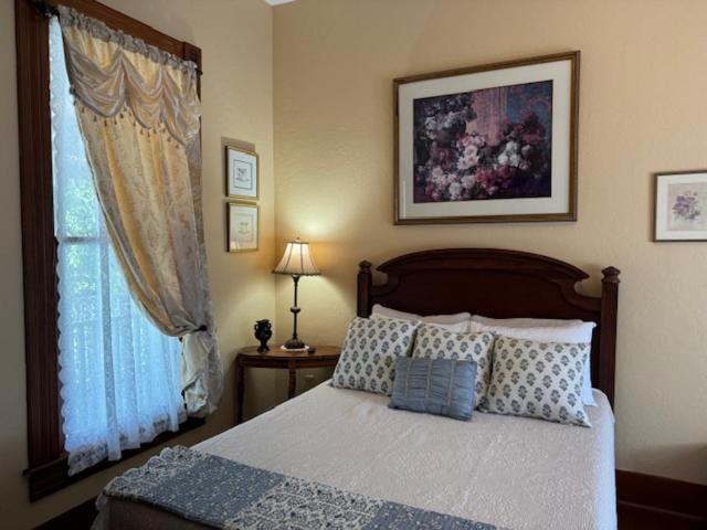 Madisonville Woodbine Inn And Restaurant מראה חיצוני תמונה