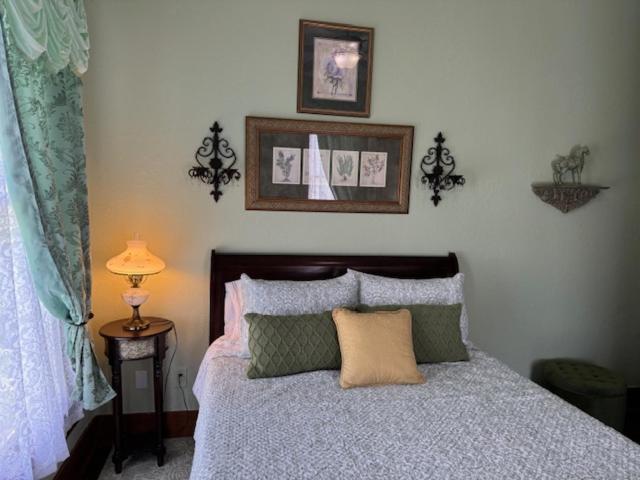 Madisonville Woodbine Inn And Restaurant מראה חיצוני תמונה