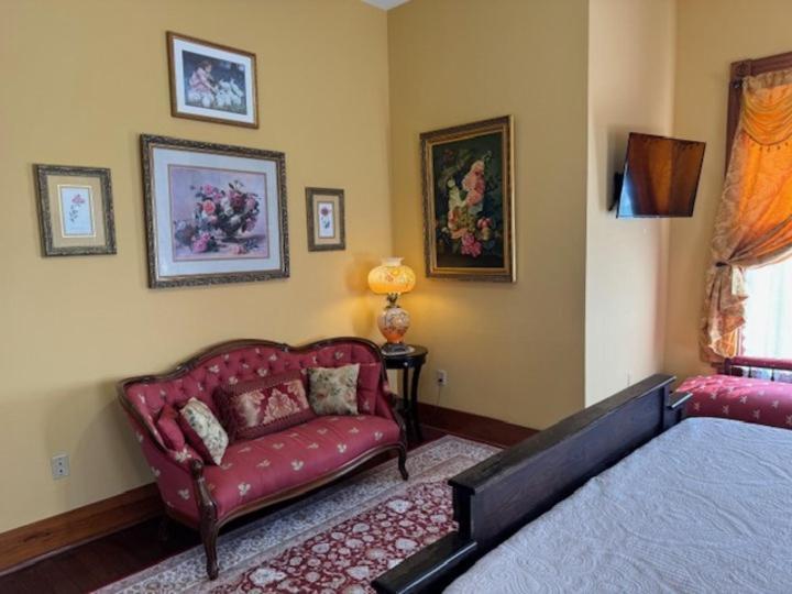 Madisonville Woodbine Inn And Restaurant מראה חיצוני תמונה