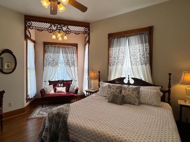 Madisonville Woodbine Inn And Restaurant מראה חיצוני תמונה