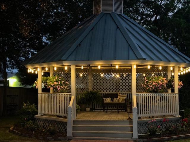 Madisonville Woodbine Inn And Restaurant מראה חיצוני תמונה