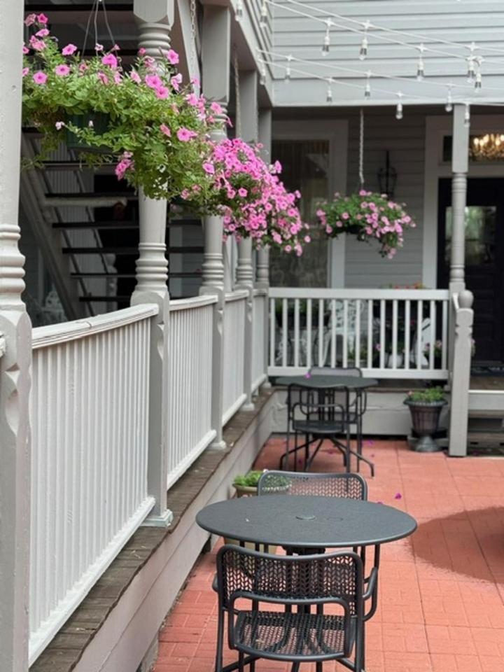 Madisonville Woodbine Inn And Restaurant מראה חיצוני תמונה